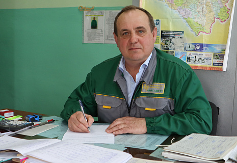 Познающий землю: управляющий отделением «Рассвет» Сергей Козубенко 
